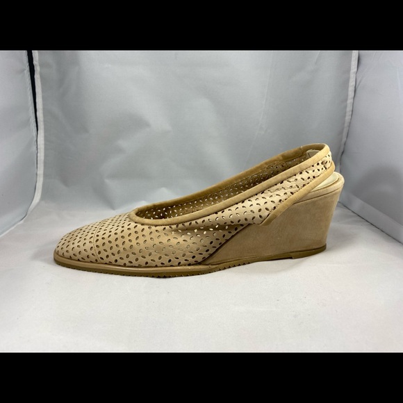 Andre Assous Beige Wedges - Picture 3 of 3